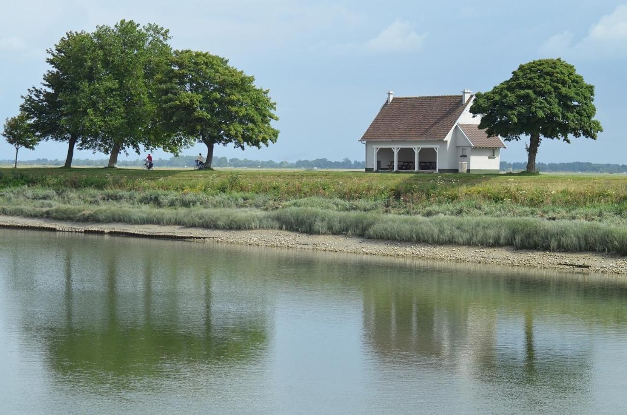 Sealov Hebergements Insolites- Linge, Menage Et Velos Inclus Eaucourt-sur-Somme Exterior foto
