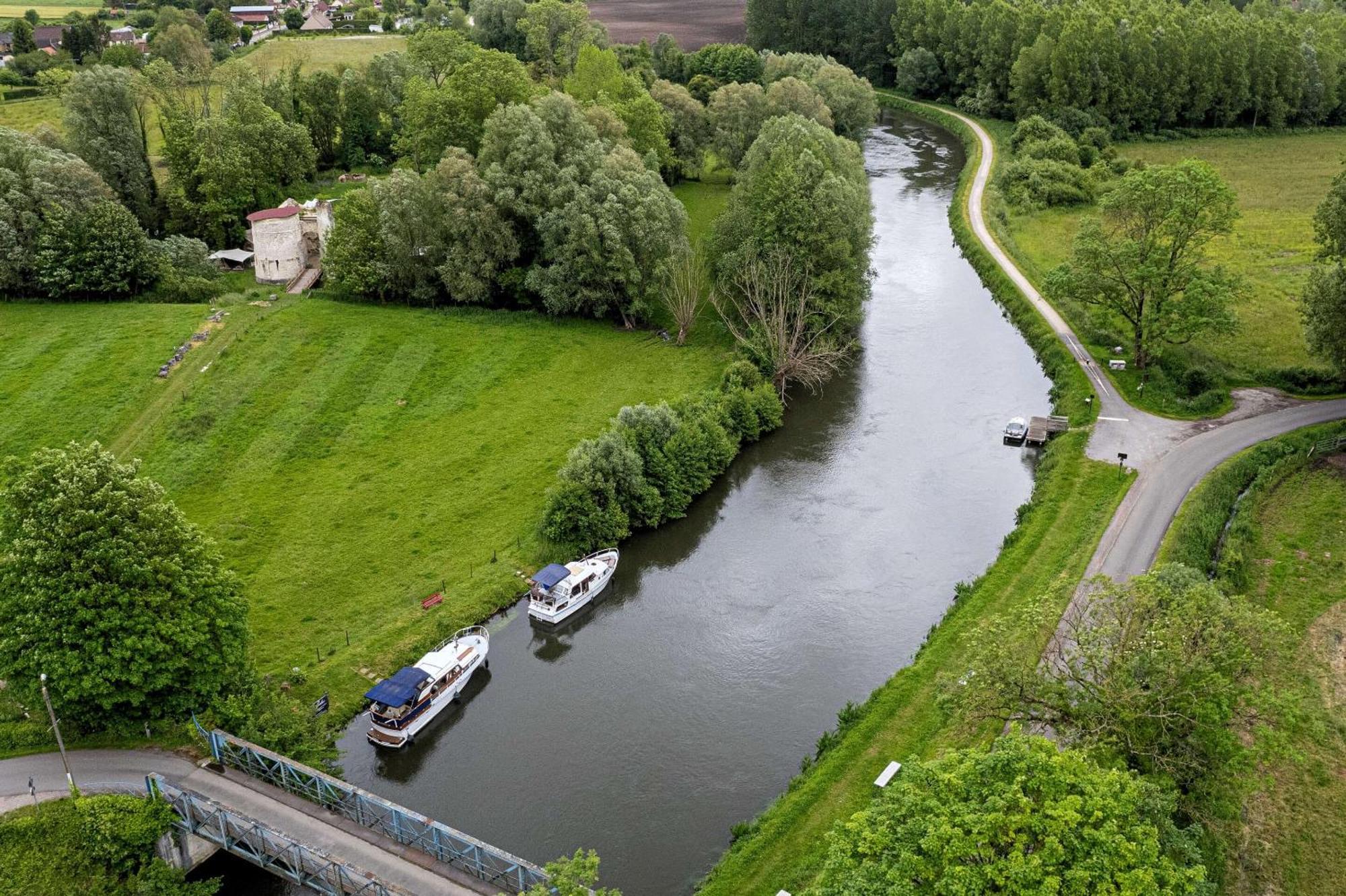 Sealov Hebergements Insolites- Linge, Menage Et Velos Inclus Eaucourt-sur-Somme Quarto foto